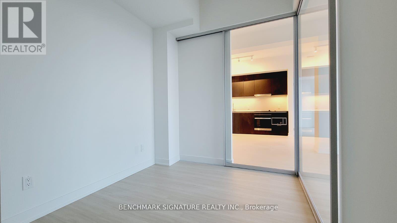 6007 - 8 Wellesley Street W, Toronto, Ontario  M4Y 0J5 - Photo 7 - C12430879