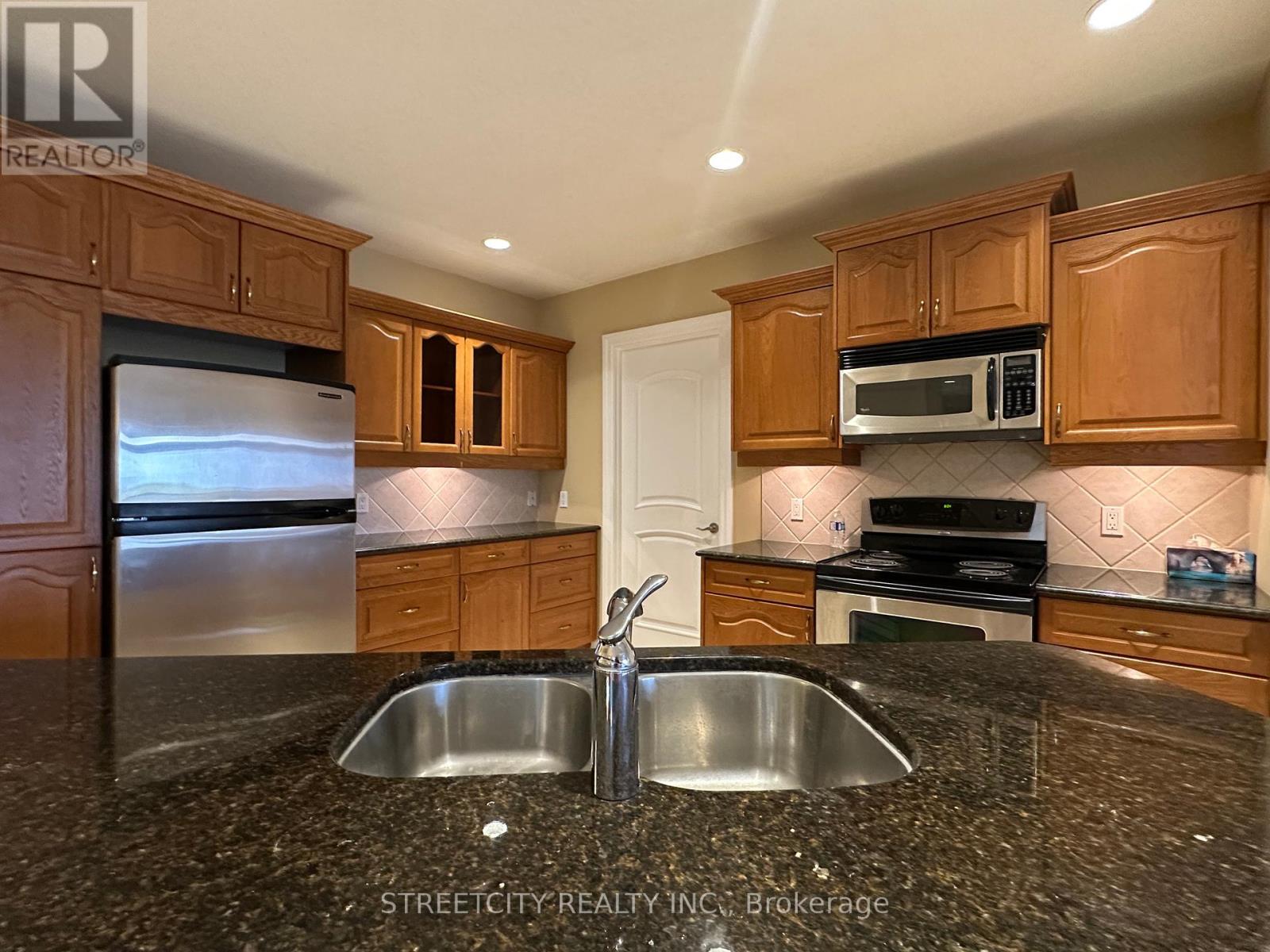 903 - 250 Pall Mall Street, London East, Ontario  N6A 6K3 - Photo 13 - X12425590