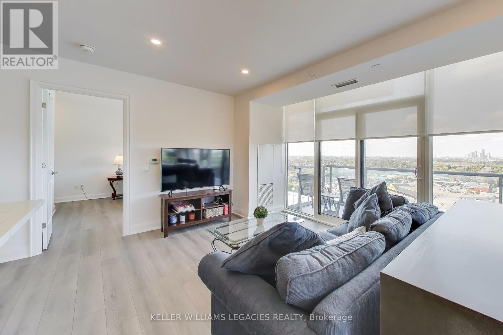 1405 - 10 Gatineau Drive, Vaughan, Ontario  L4J 0L2 - Photo 4 - N12430877