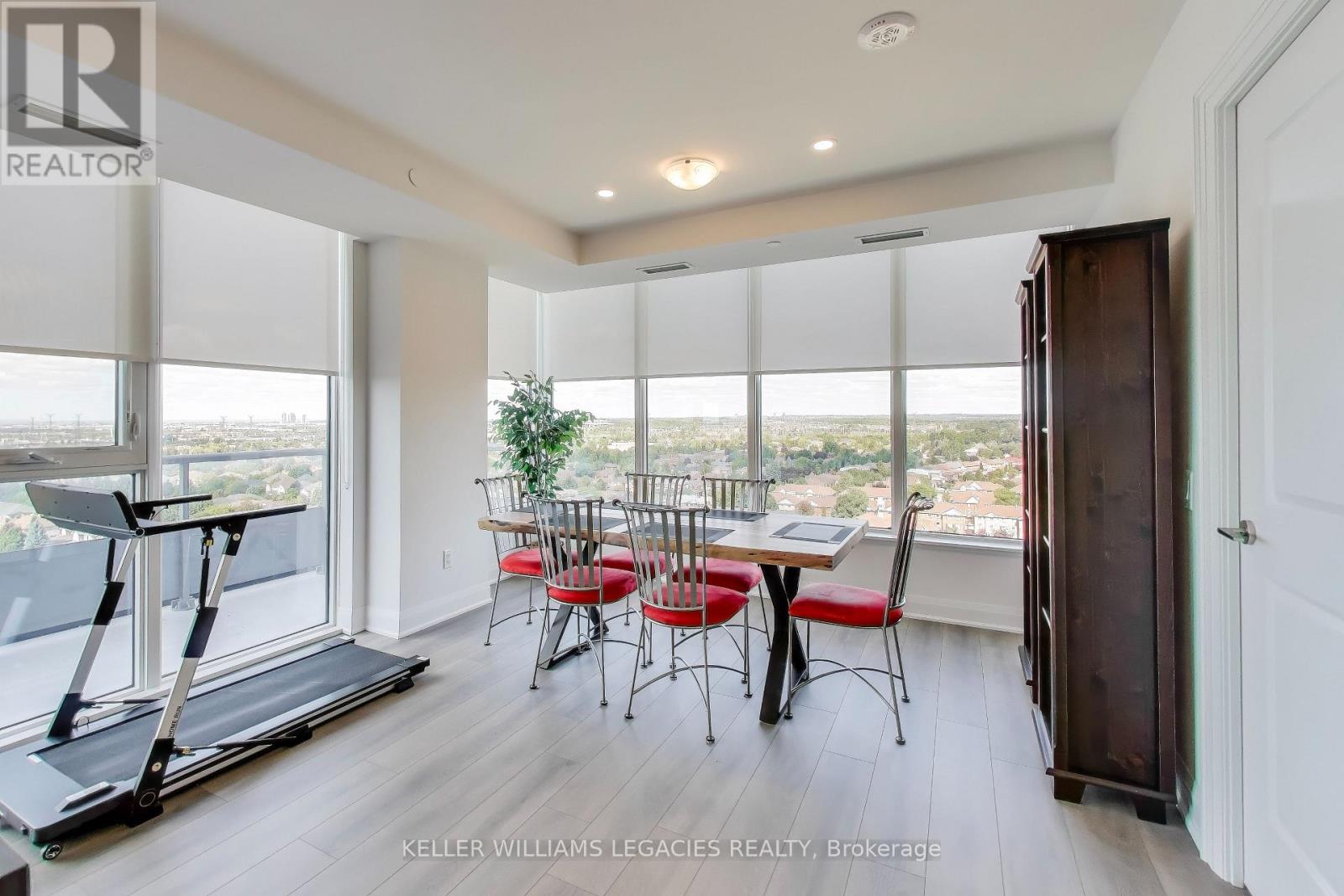 1405 - 10 Gatineau Drive, Vaughan, Ontario  L4J 0L2 - Photo 7 - N12430877