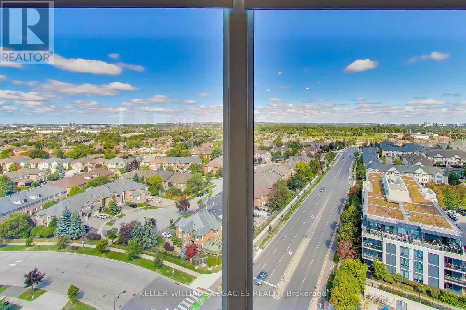 1405 - 10 Gatineau Drive, Vaughan, Ontario  L4J 0L2 - Photo 9 - N12430877