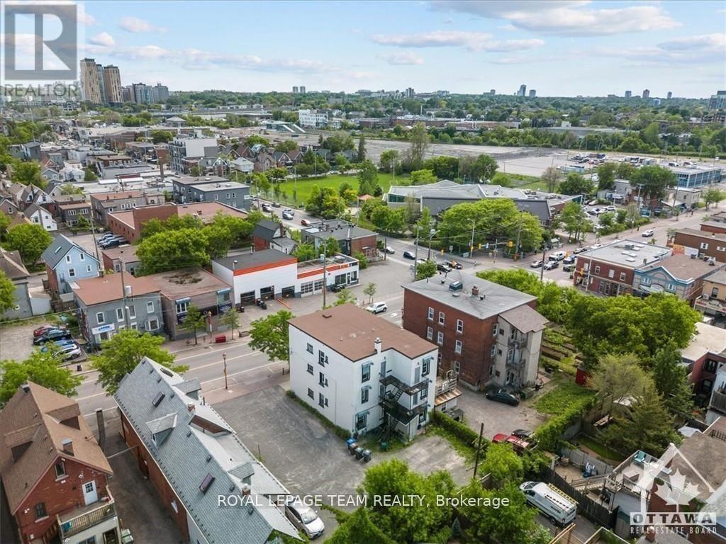 6 - 883 Somerset Street W, Ottawa, Ontario  K1R 6R6 - Photo 6 - X12430881