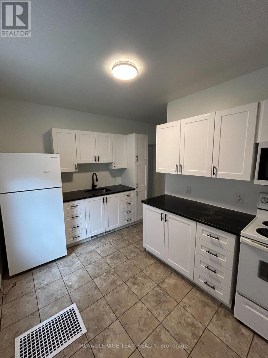 310 Cumberland Street, Ottawa, Ontario  K1N 7H9 - Photo 8 - X12430883