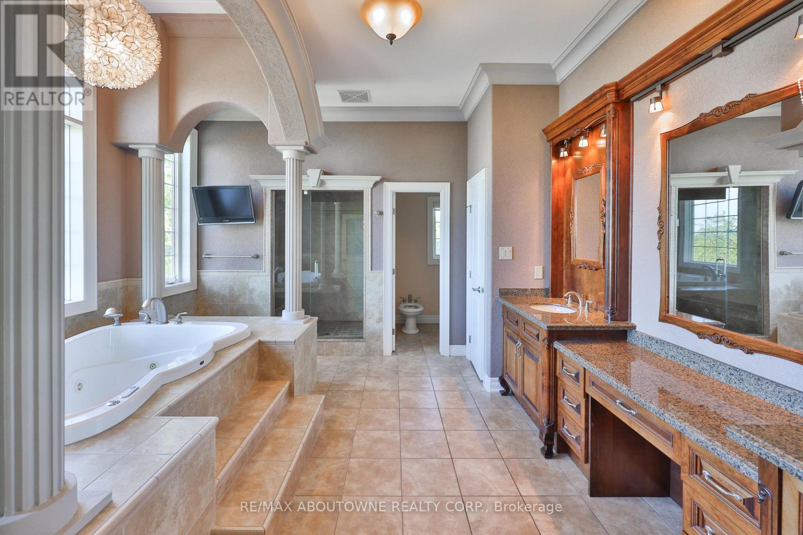 803 Ridge Road, Hamilton, Ontario  L8J 2Y3 - Photo 25 - X12430872