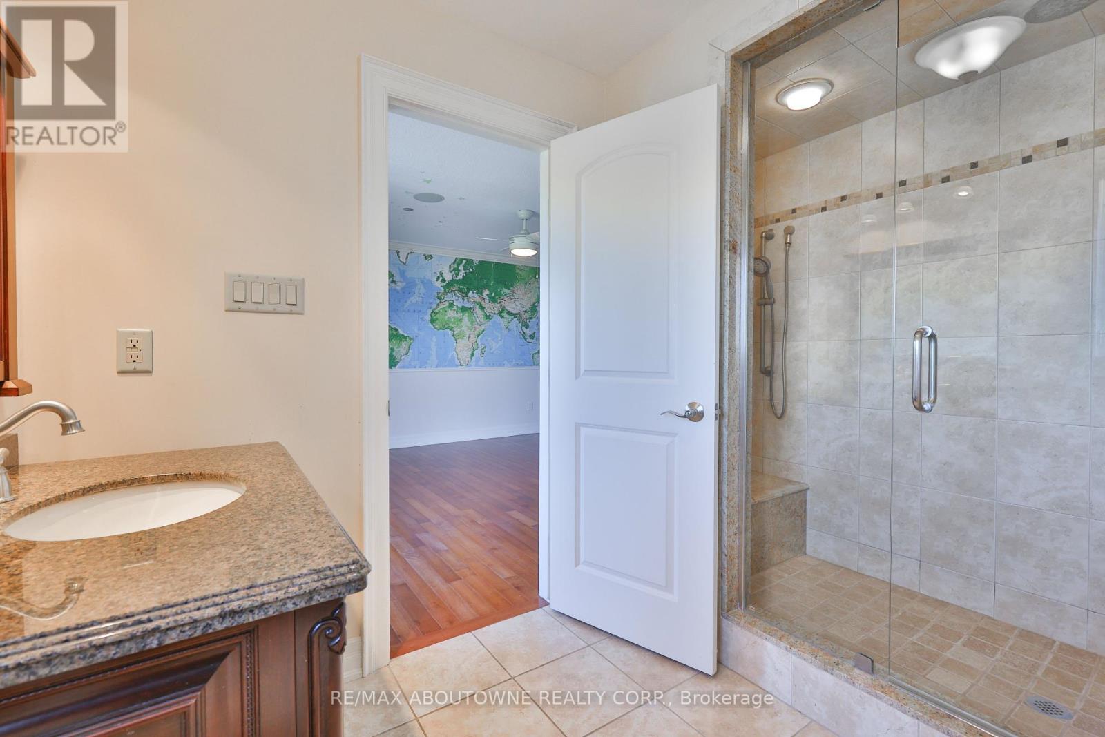 803 Ridge Road, Hamilton, Ontario  L8J 2Y3 - Photo 32 - X12430872