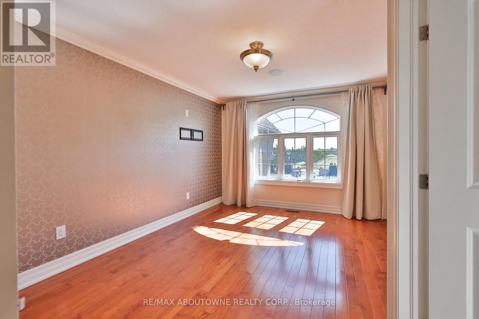 803 Ridge Road, Hamilton, Ontario  L8J 2Y3 - Photo 34 - X12430872