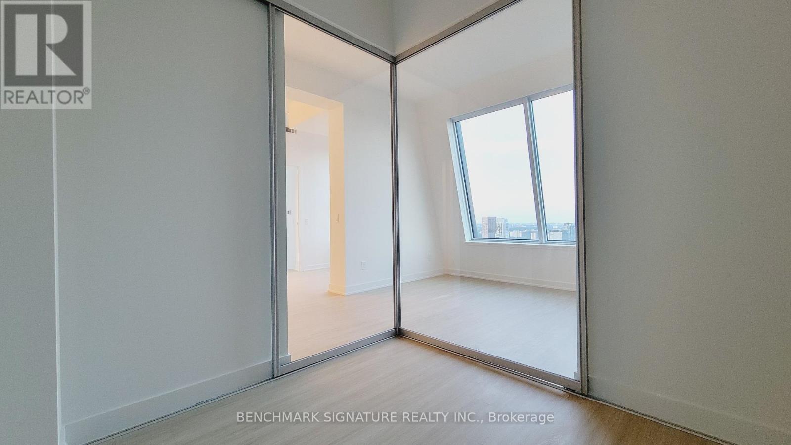 6007 - 8 Wellesley Street W, Toronto, Ontario  M4Y 0J5 - Photo 12 - C12430882