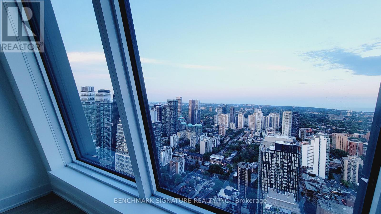 6007 - 8 Wellesley Street W, Toronto, Ontario  M4Y 0J5 - Photo 15 - C12430882
