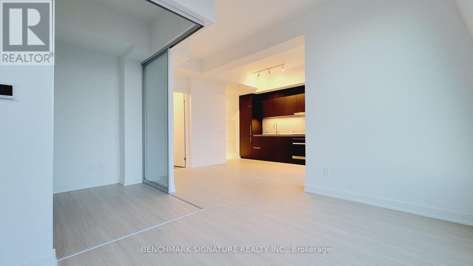 6007 - 8 Wellesley Street W, Toronto, Ontario  M4Y 0J5 - Photo 9 - C12430882