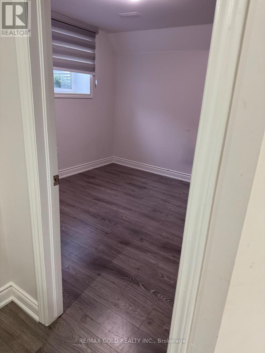 13 Leadenhall Rd ( Bsmt ) Road, Brampton, Ontario  L7A 0B2 - Photo 15 - W12430825