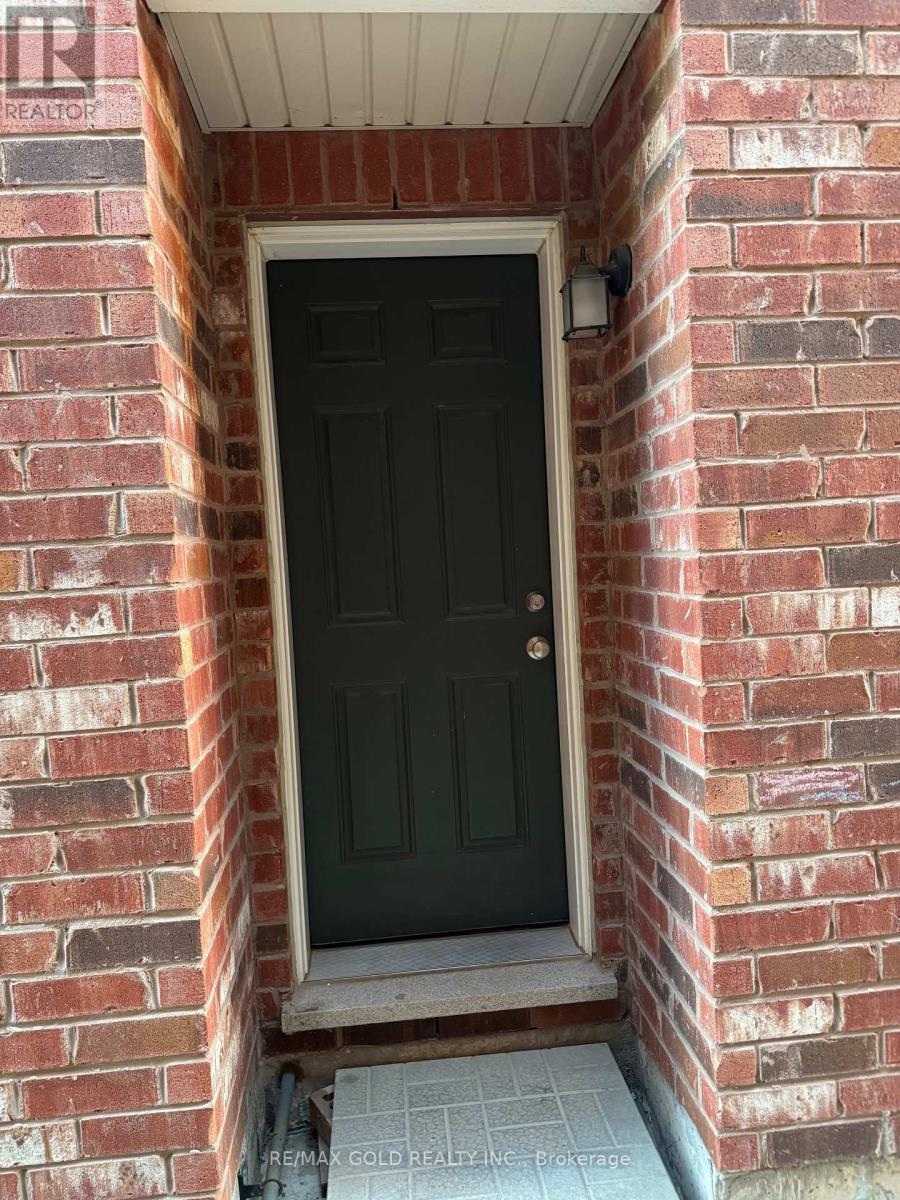 13 Leadenhall Rd ( Bsmt ) Road, Brampton, Ontario  L7A 0B2 - Photo 4 - W12430825