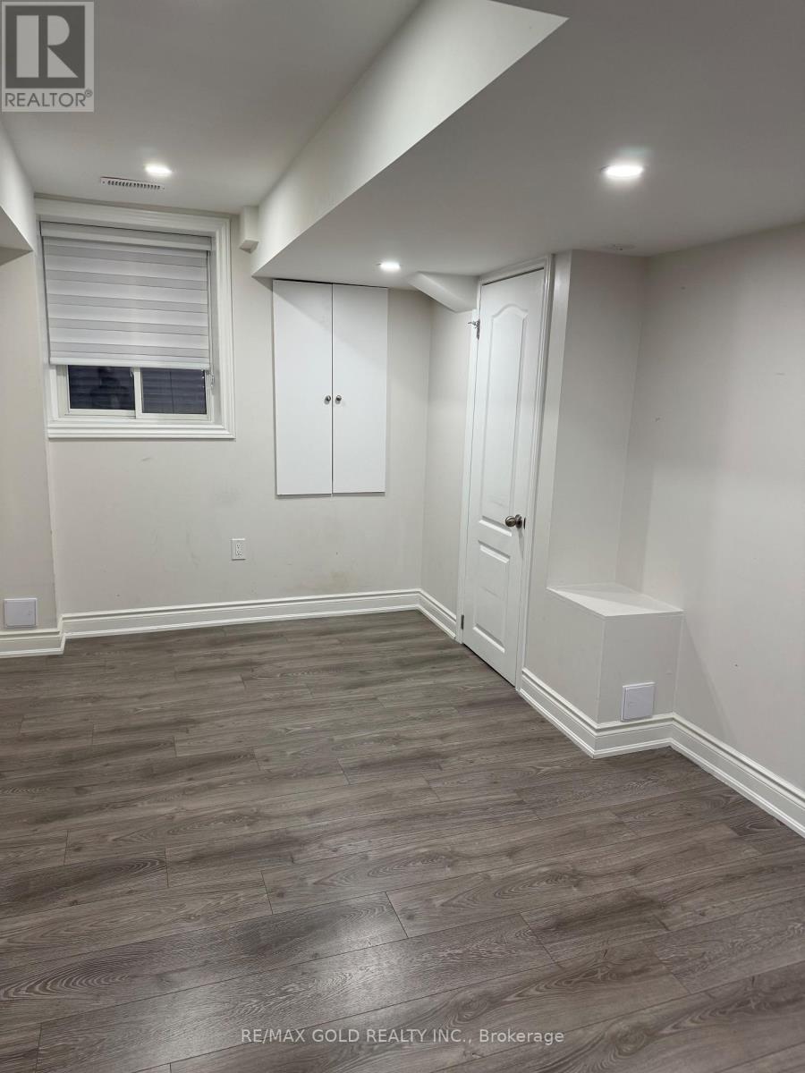 13 Leadenhall Rd ( Bsmt ) Road, Brampton, Ontario  L7A 0B2 - Photo 12 - W12430825