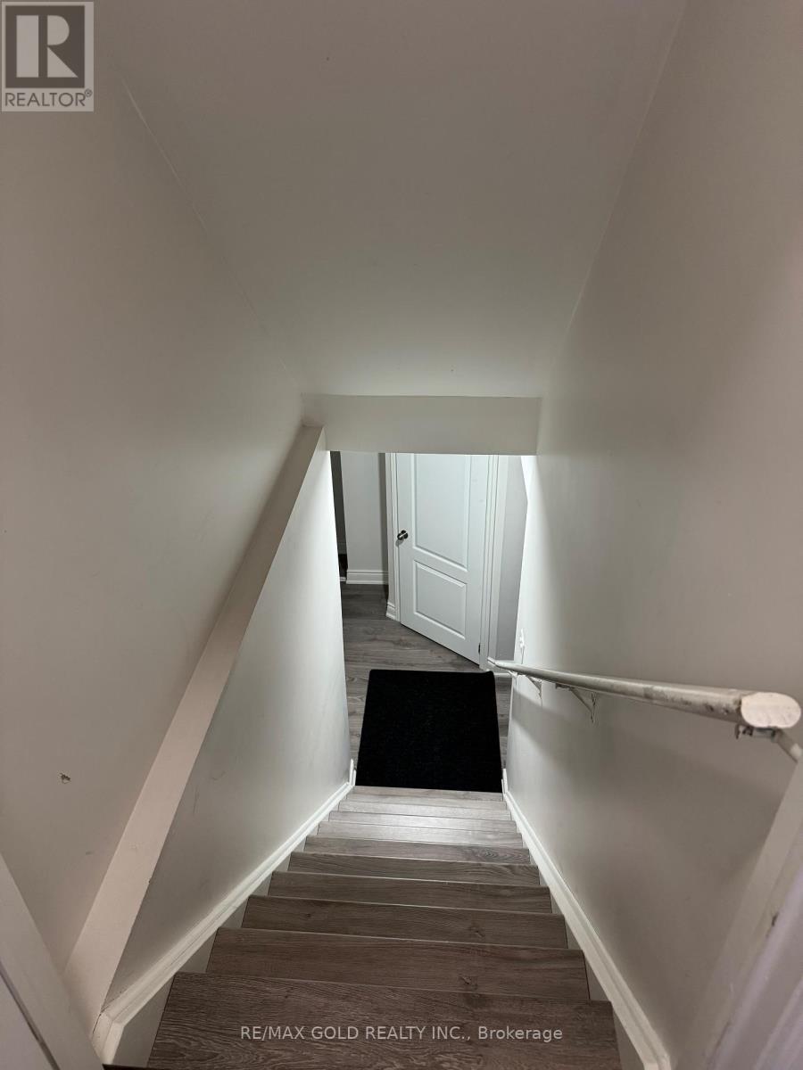 13 Leadenhall Rd ( Bsmt ) Road, Brampton, Ontario  L7A 0B2 - Photo 5 - W12430825