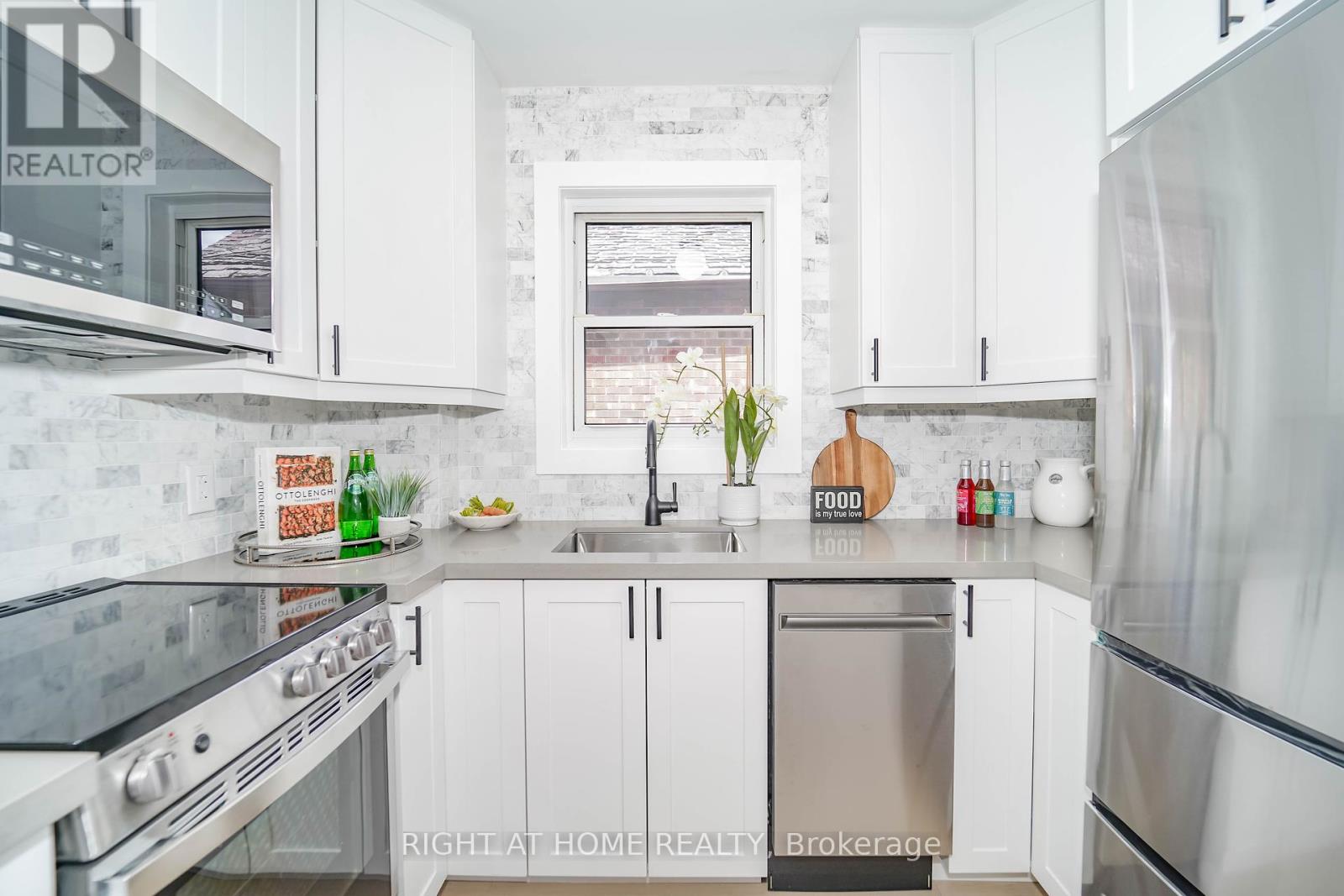 1360 Woodbine Avenue, Toronto, Ontario  M4C 4G5 - Photo 14 - E12430884