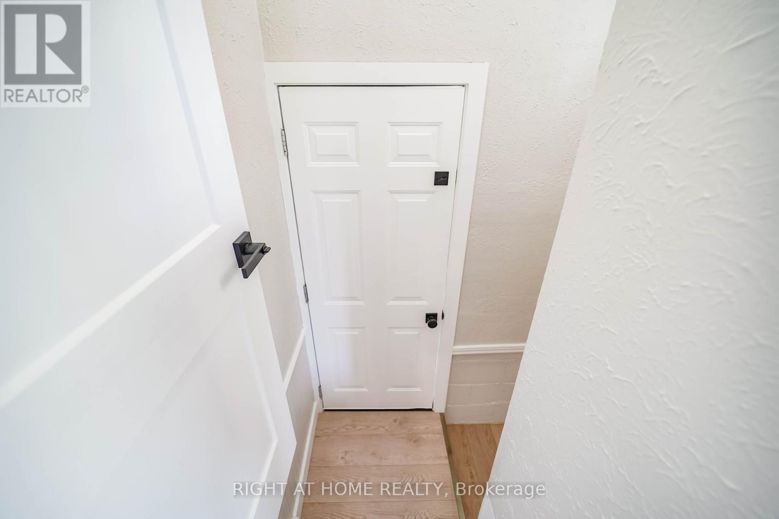 1360 Woodbine Avenue, Toronto, Ontario  M4C 4G5 - Photo 26 - E12430884