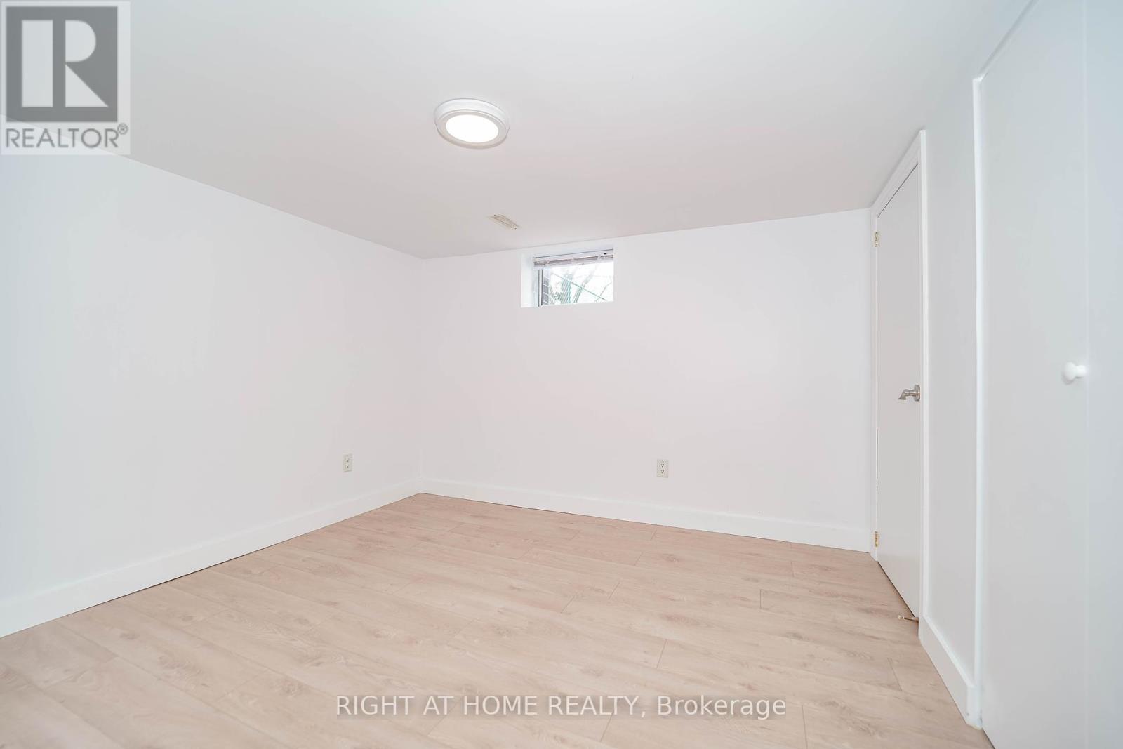 1360 Woodbine Avenue, Toronto, Ontario  M4C 4G5 - Photo 33 - E12430884