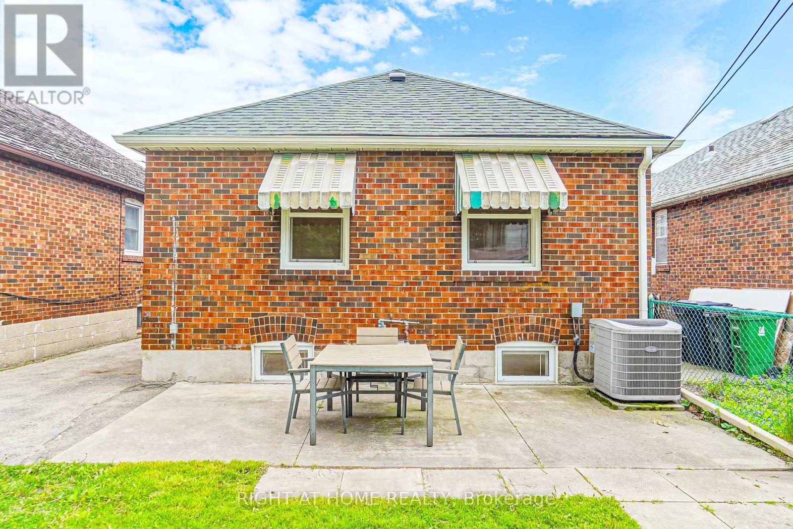 1360 Woodbine Avenue, Toronto, Ontario  M4C 4G5 - Photo 38 - E12430884