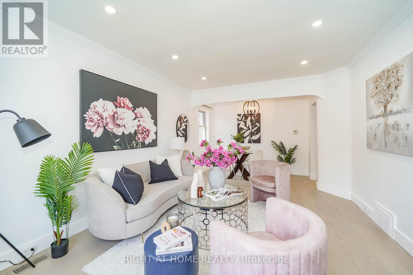 1360 Woodbine Avenue, Toronto, Ontario  M4C 4G5 - Photo 5 - E12430884