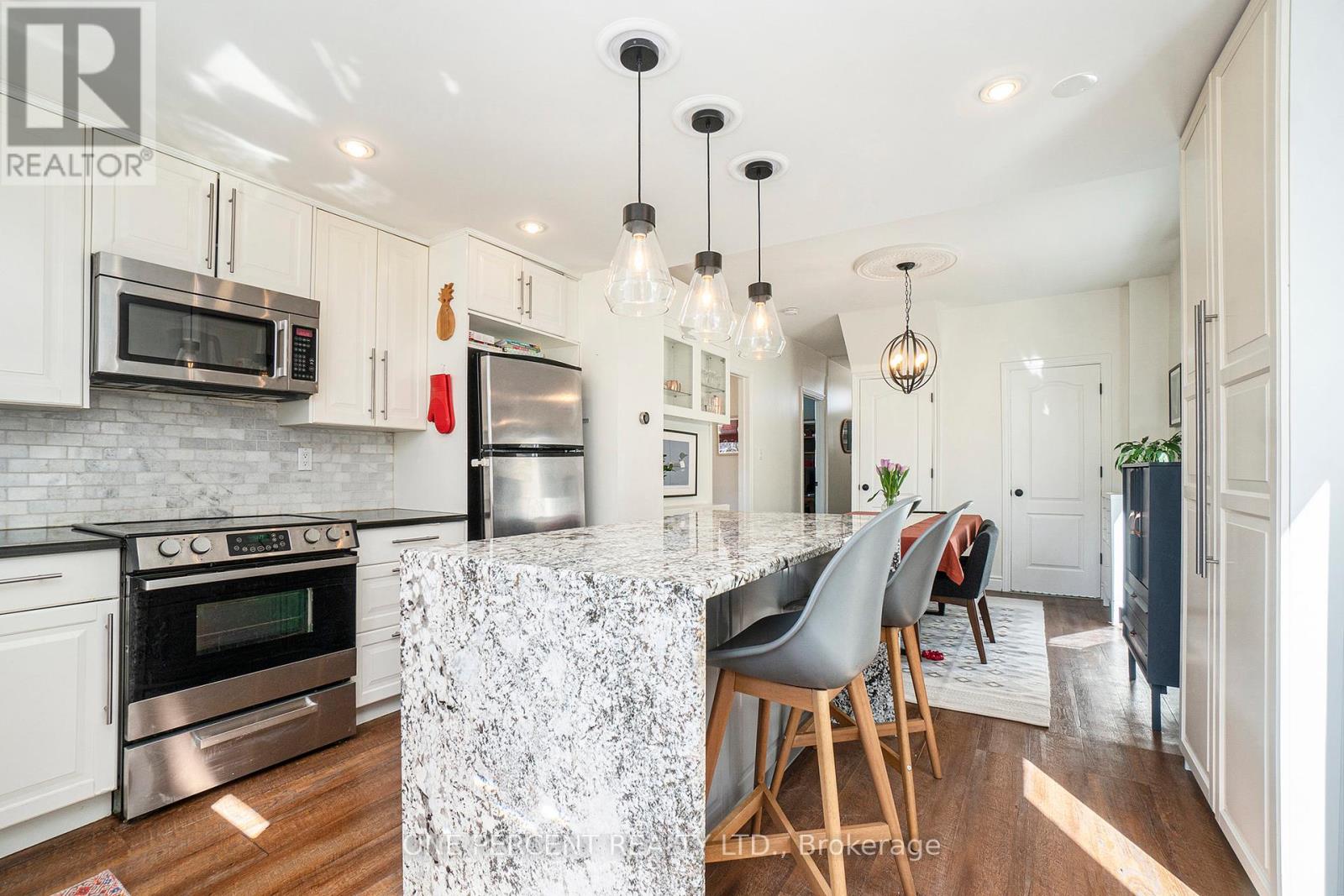 266 Bradley Avenue, Ottawa, Ontario  K1L 7E9 - Photo 15 - X12379293