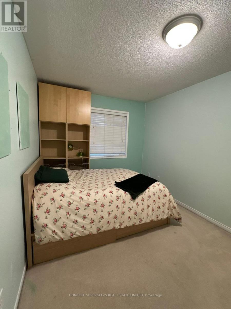 3374 Angel Pass Drive, Mississauga, Ontario  L5M 7K5 - Photo 13 - W12430174