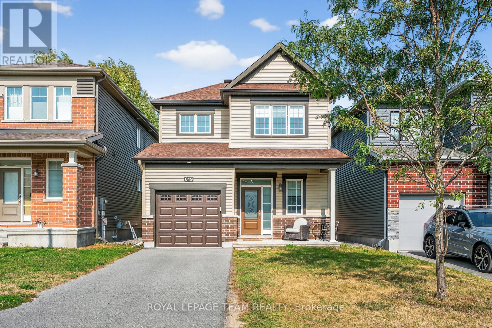 619 Geranium Walk, Ottawa, Ontario  K2S 2J3 - Photo 2 - X12430887