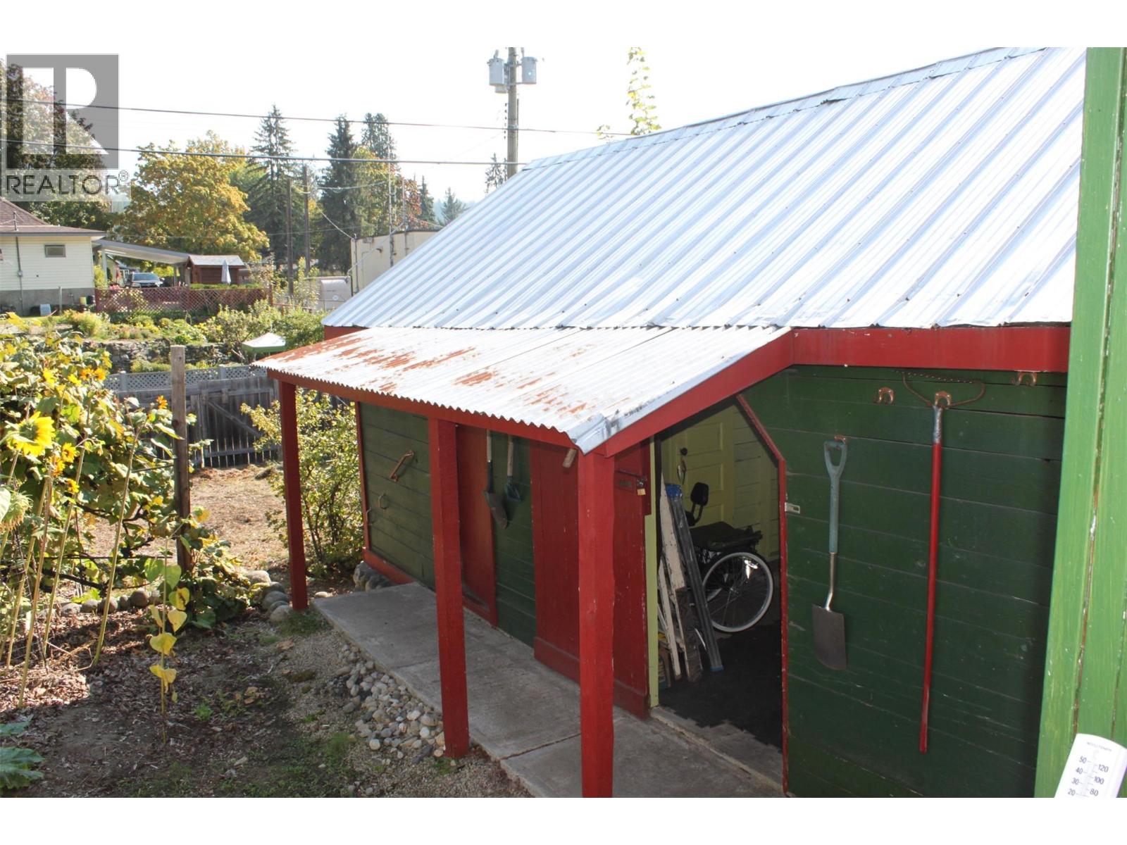 109 4th Avenue Nw, Nakusp, British Columbia  V0G 1R0 - Photo 21 - 10364187