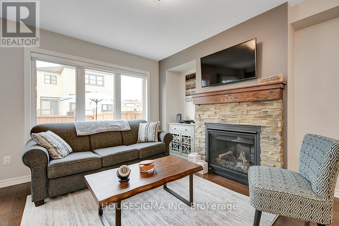 304 Lipizzaner Street, Ottawa, Ontario  K2S 0X8 - Photo 4 - X12430897