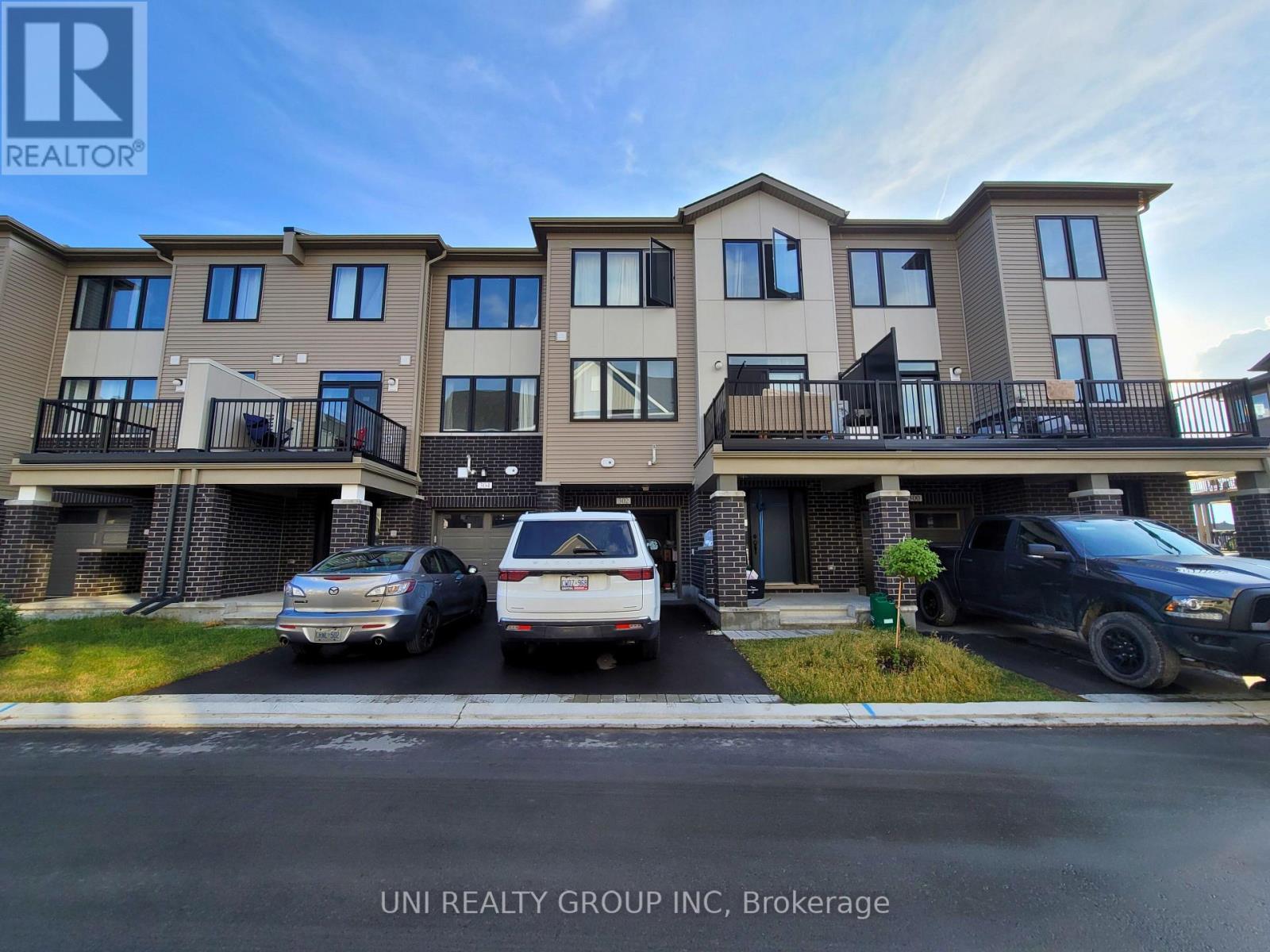 302 ILMENITE PRIVATE, ottawa, Ontario