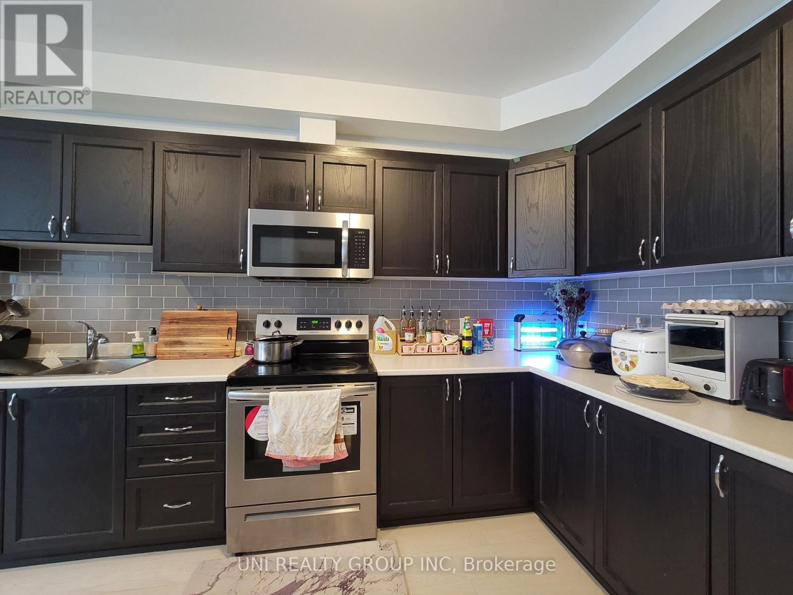 302 Ilmenite Private, Ottawa, Ontario  K2J 7C8 - Photo 13 - X12430898