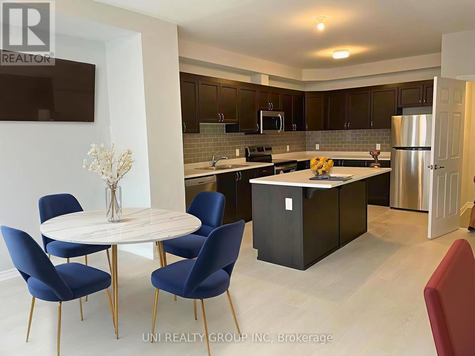 302 Ilmenite Private, Ottawa, Ontario  K2J 7C8 - Photo 4 - X12430898