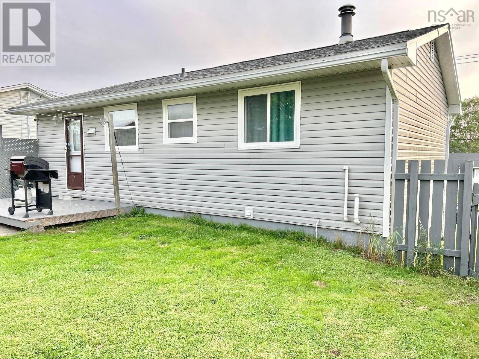 214 Arklow Drive, Dartmouth, Nova Scotia  B2W 4R6 - Photo 3 - 202523154