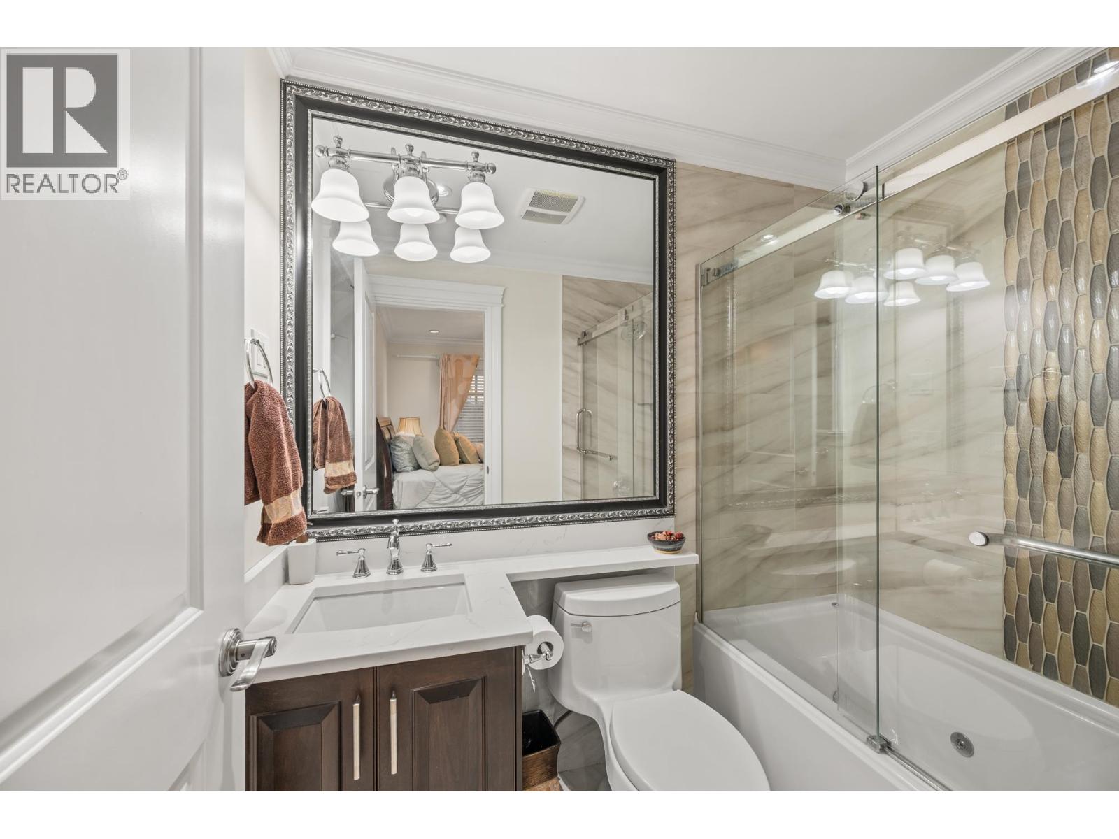 8416 13th Avenue, Burnaby, British Columbia  V3N 2G9 - Photo 30 - R3048446
