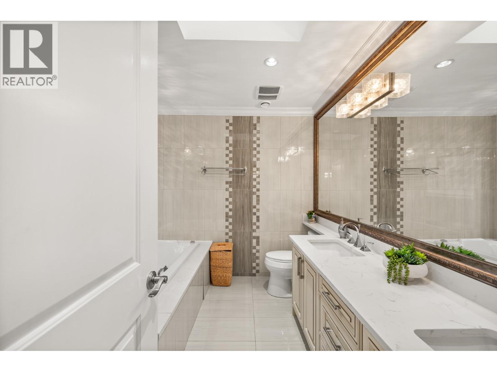 8416 13th Avenue, Burnaby, British Columbia  V3N 2G9 - Photo 23 - R3048446