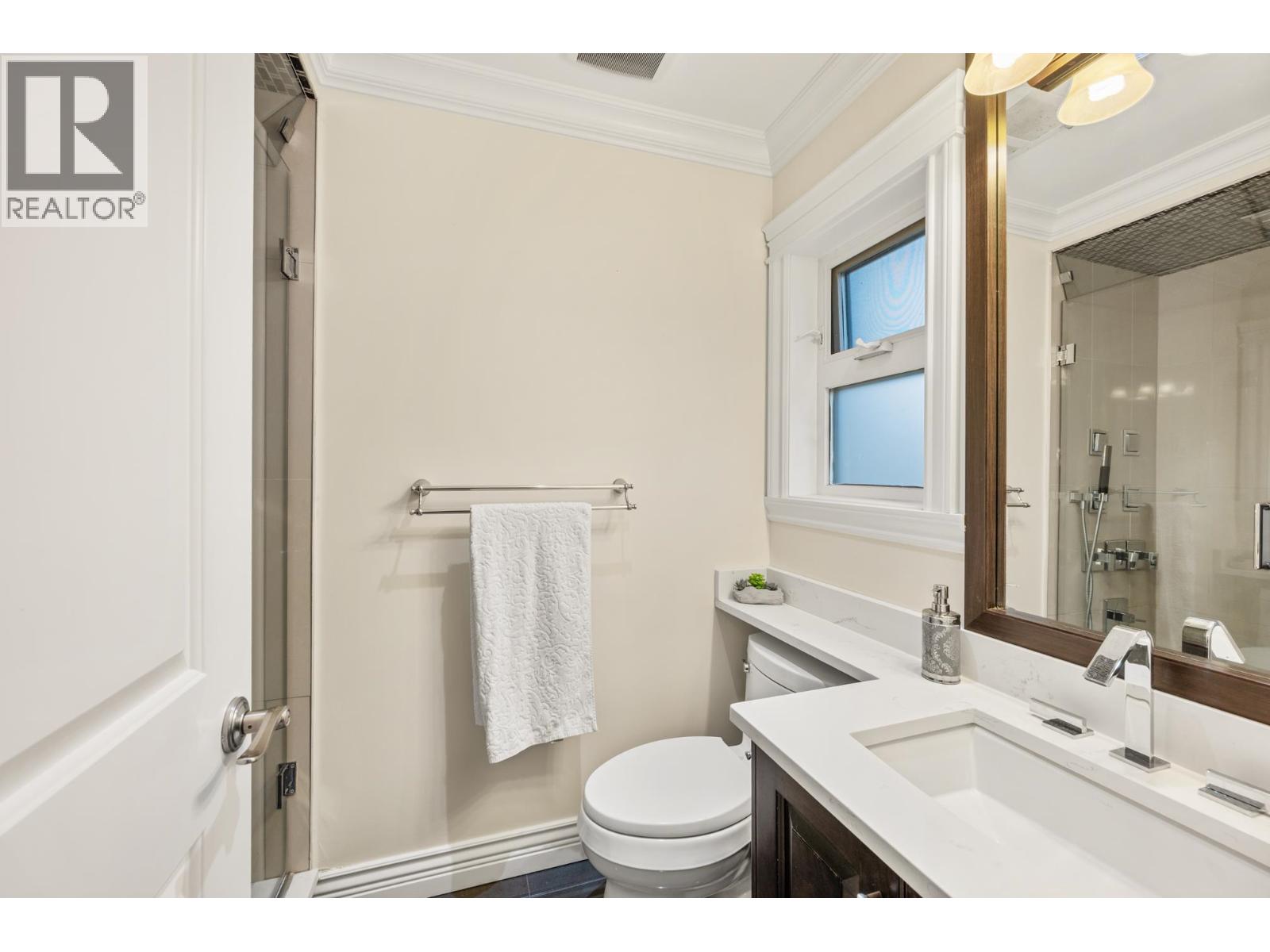 8416 13th Avenue, Burnaby, British Columbia  V3N 2G9 - Photo 28 - R3048446