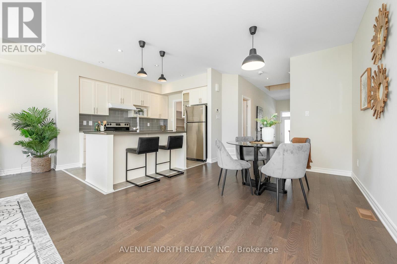 172 Larimar Circle, Ottawa, Ontario  K1X 0B6 - Photo 7 - X12430901