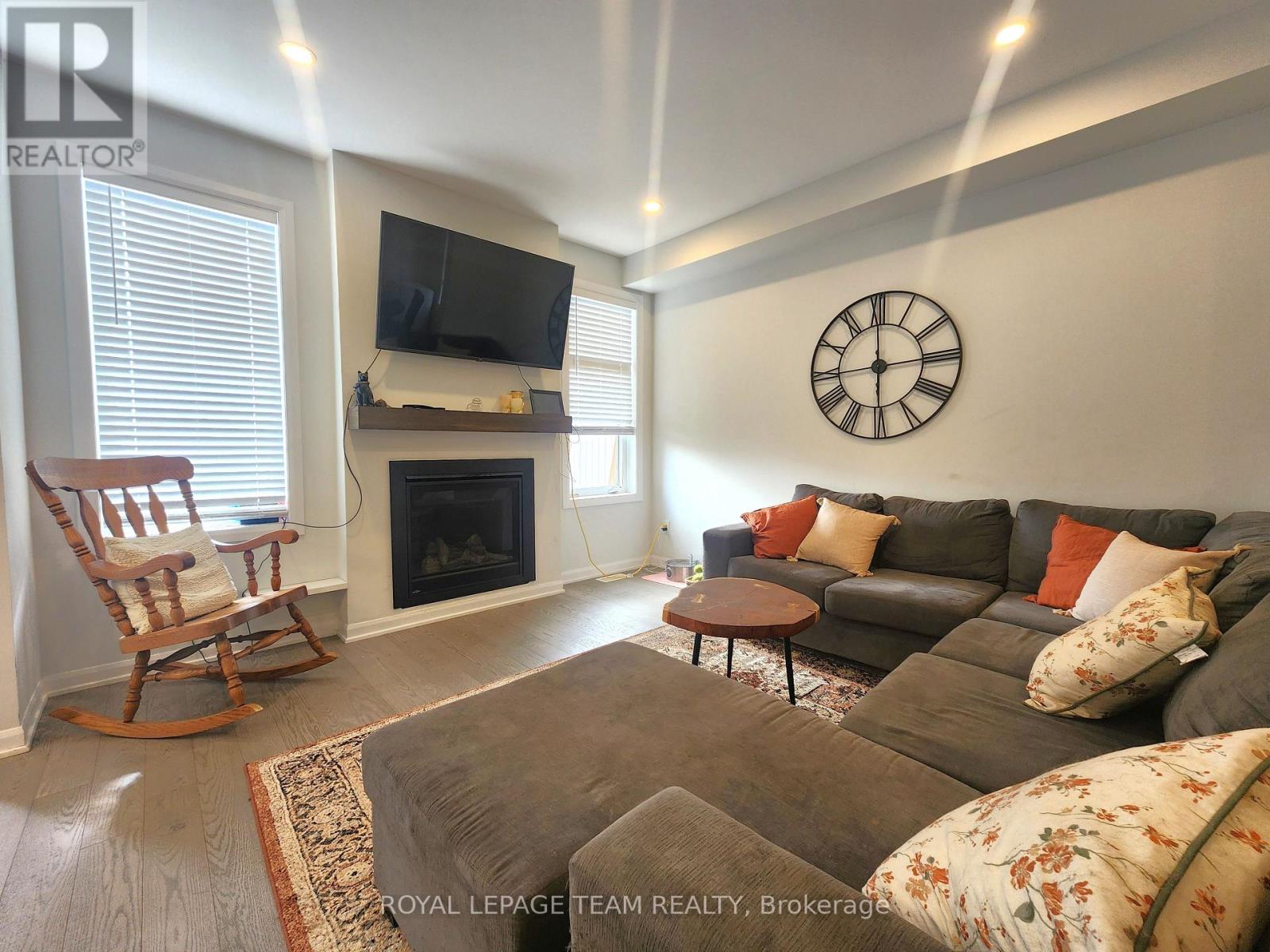 590 Paine Avenue, Ottawa, Ontario  K2T 0P7 - Photo 5 - X12430907
