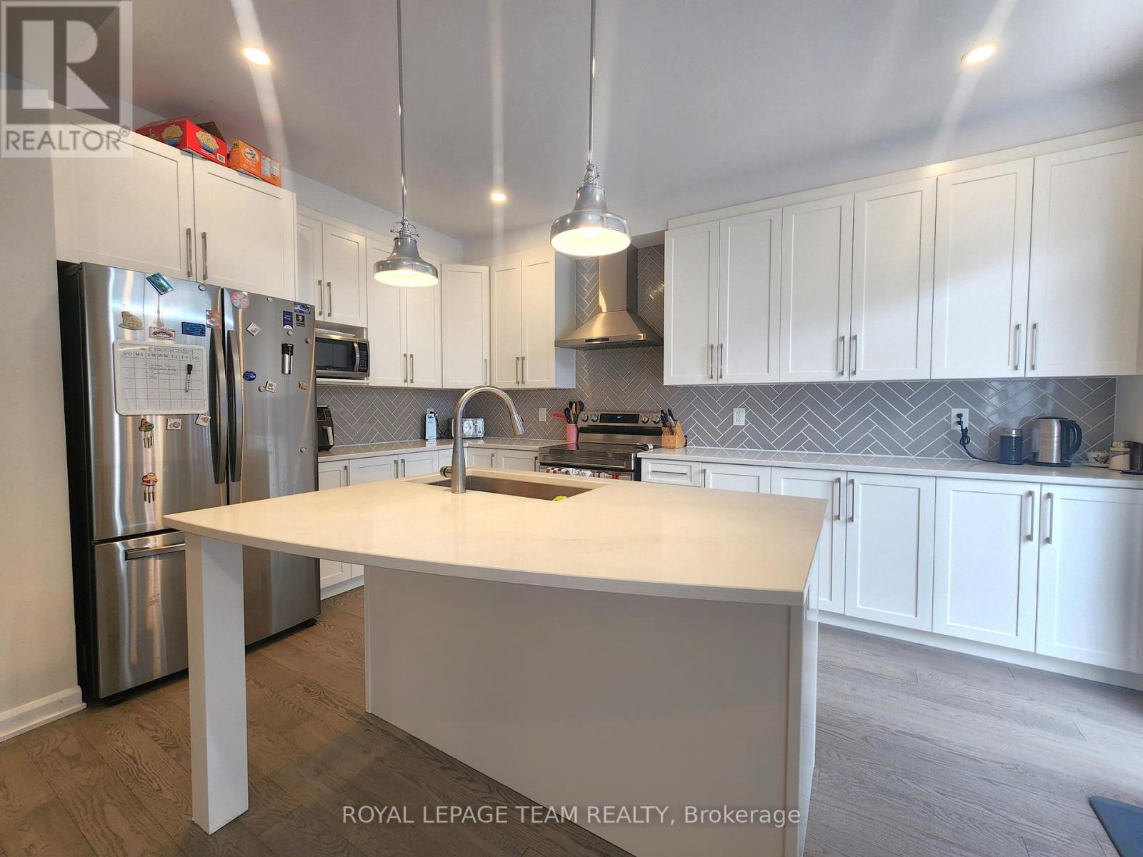 590 Paine Avenue, Ottawa, Ontario  K2T 0P7 - Photo 6 - X12430907