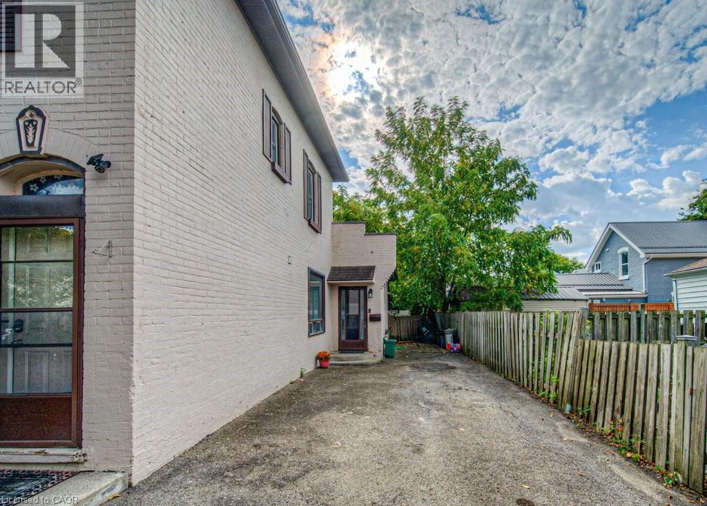 5 Superior Street, Brantford, Ontario  N3S 2J9 - Photo 3 - 40769390