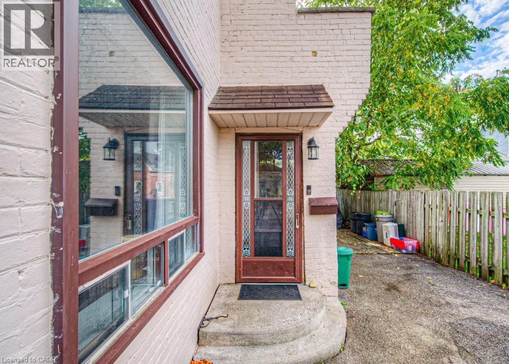 5 Superior Street, Brantford, Ontario  N3S 2J9 - Photo 4 - 40769390