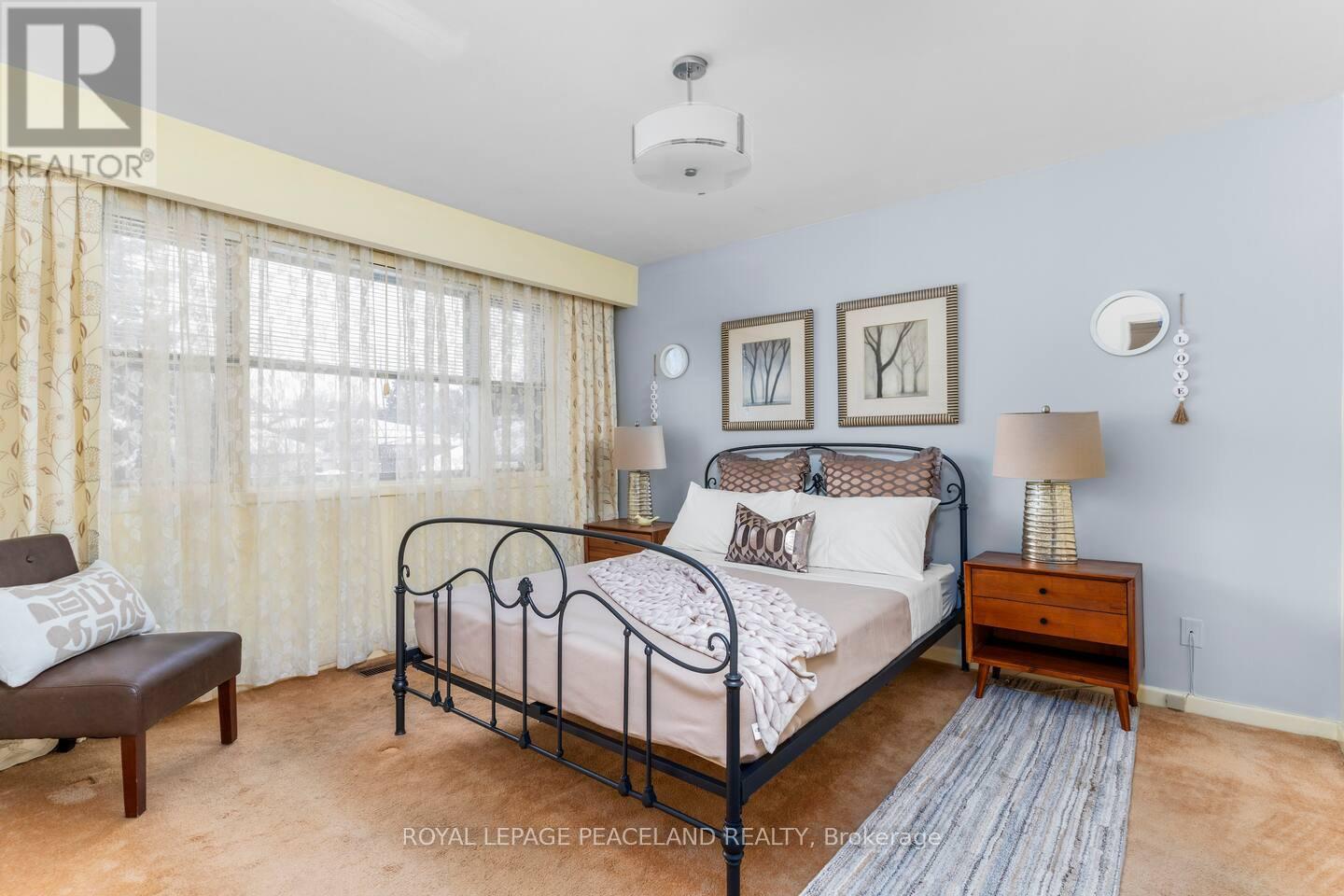 14 Whitelock Crescent, Toronto, Ontario  M2K 1V8 - Photo 9 - C12430904