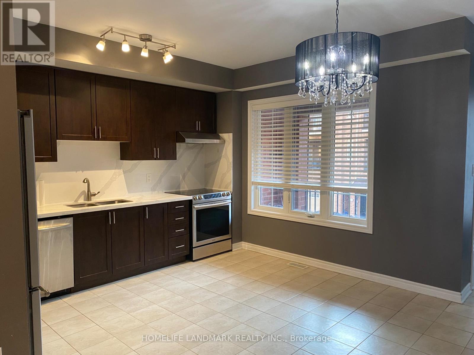 38 Orca Drive, Markham, Ontario  L6E 0R6 - Photo 11 - N12430908