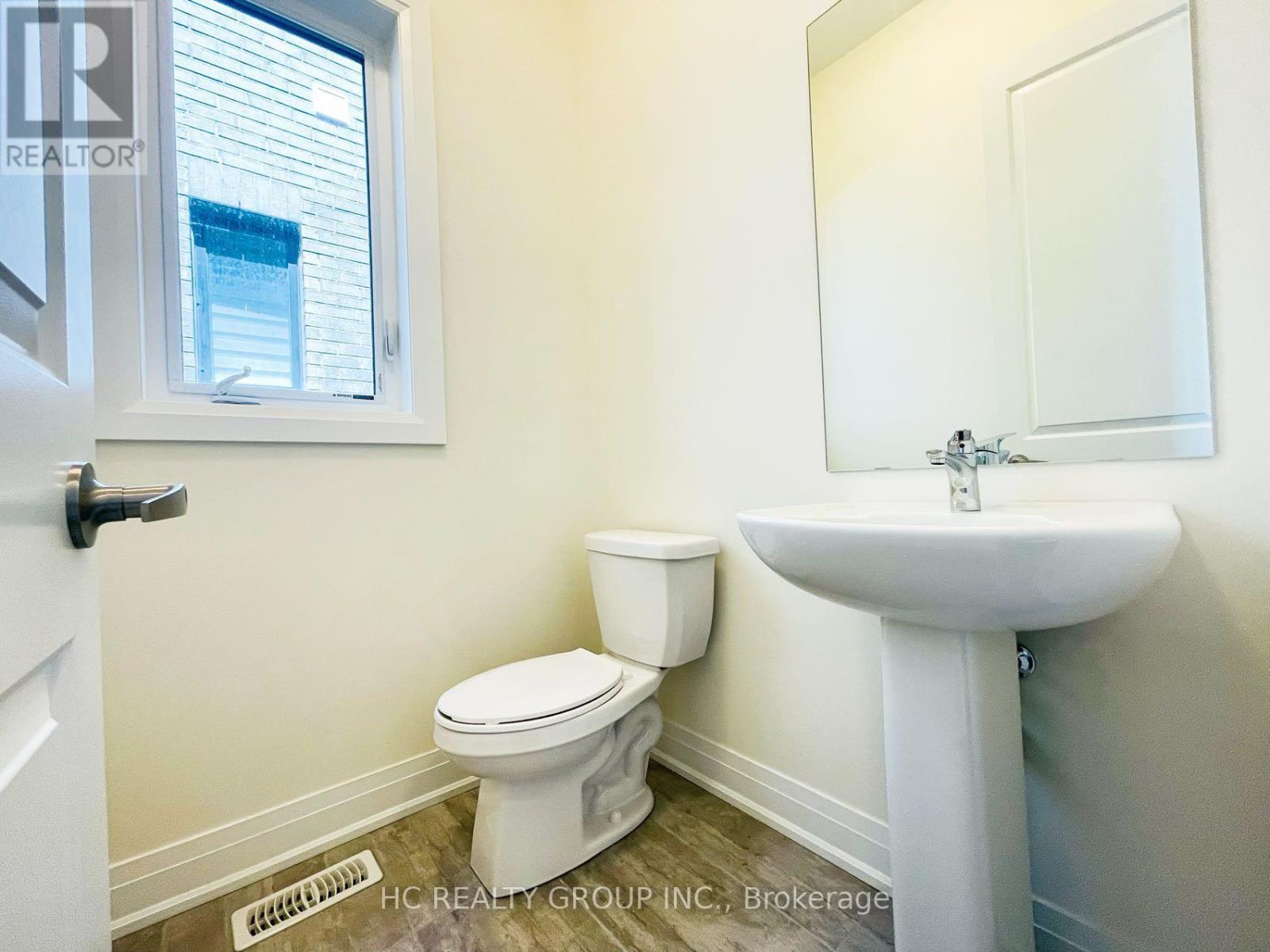 115a Bond Crescent, Richmond Hill, Ontario  L4E 3L1 - Photo 5 - N12430910