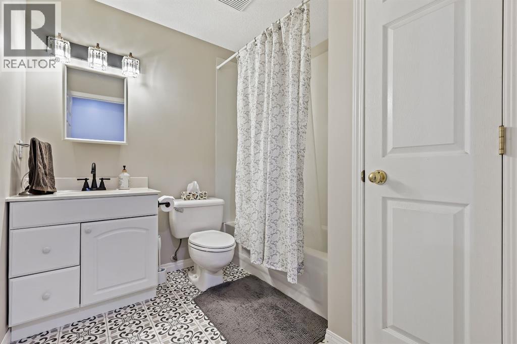 44 Cimarron Crescent, Okotoks, Alberta  T1S 1S7 - Photo 40 - A2248449