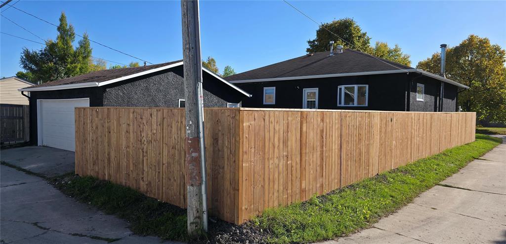 97 Teakwood Avenue, Winnipeg, Manitoba  R2V 2M7 - Photo 26 - 202525224