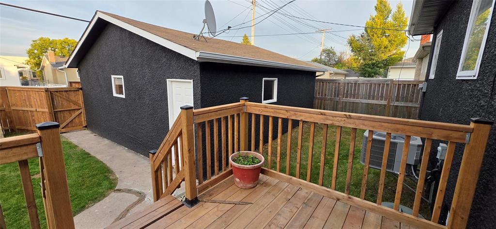 97 Teakwood Avenue, Winnipeg, Manitoba  R2V 2M7 - Photo 35 - 202525224