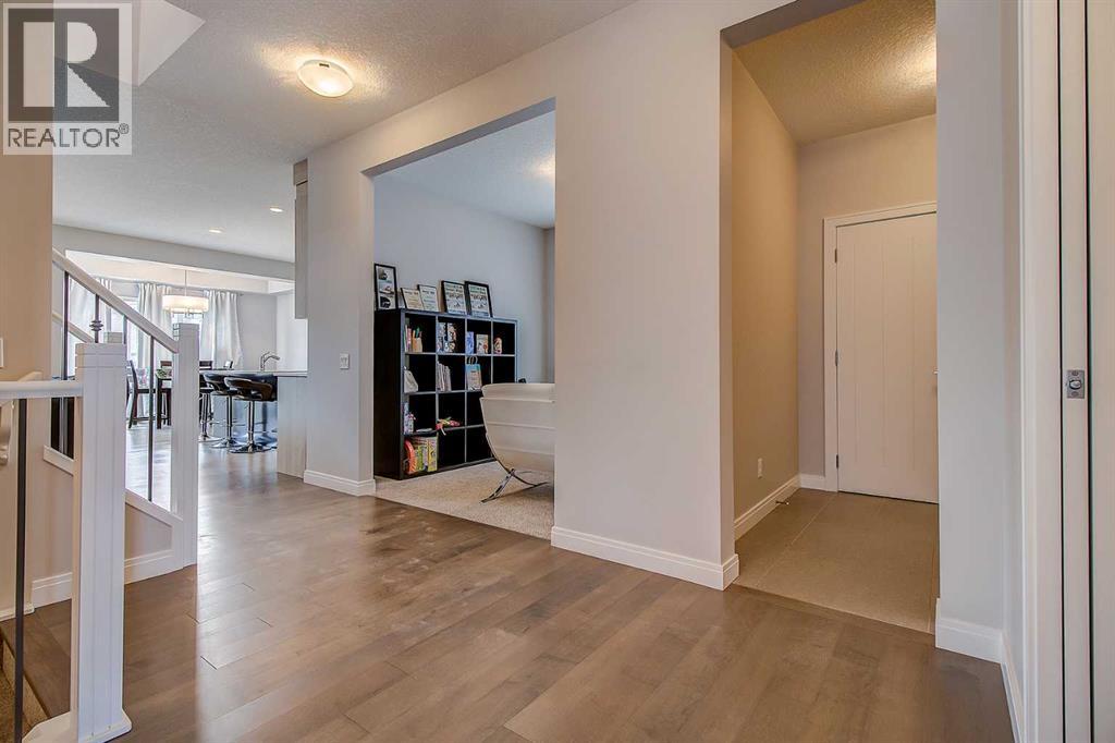 11 Drake Landing Street, Okotoks, Alberta  T1S 0P7 - Photo 4 - A2243768