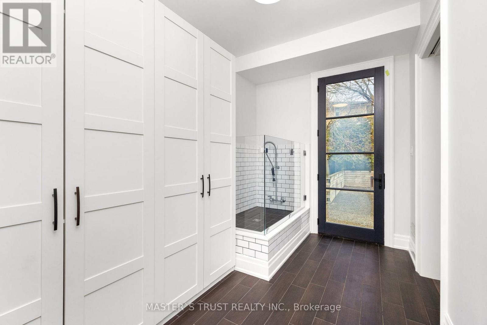 28 Forest Ridge Drive, Toronto, Ontario  M6B 1H3 - Photo 14 - C12430912