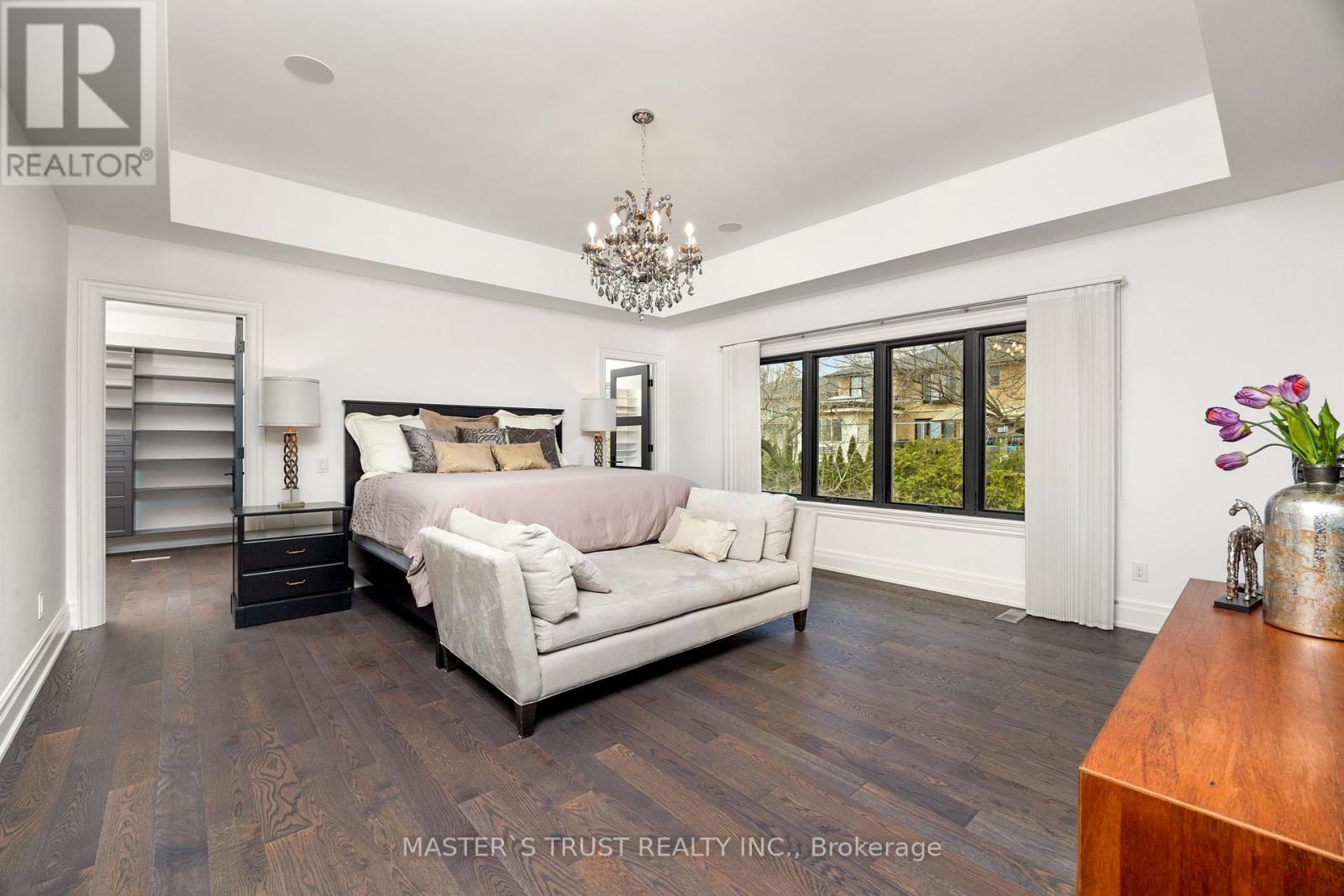 28 Forest Ridge Drive, Toronto, Ontario  M6B 1H3 - Photo 18 - C12430912