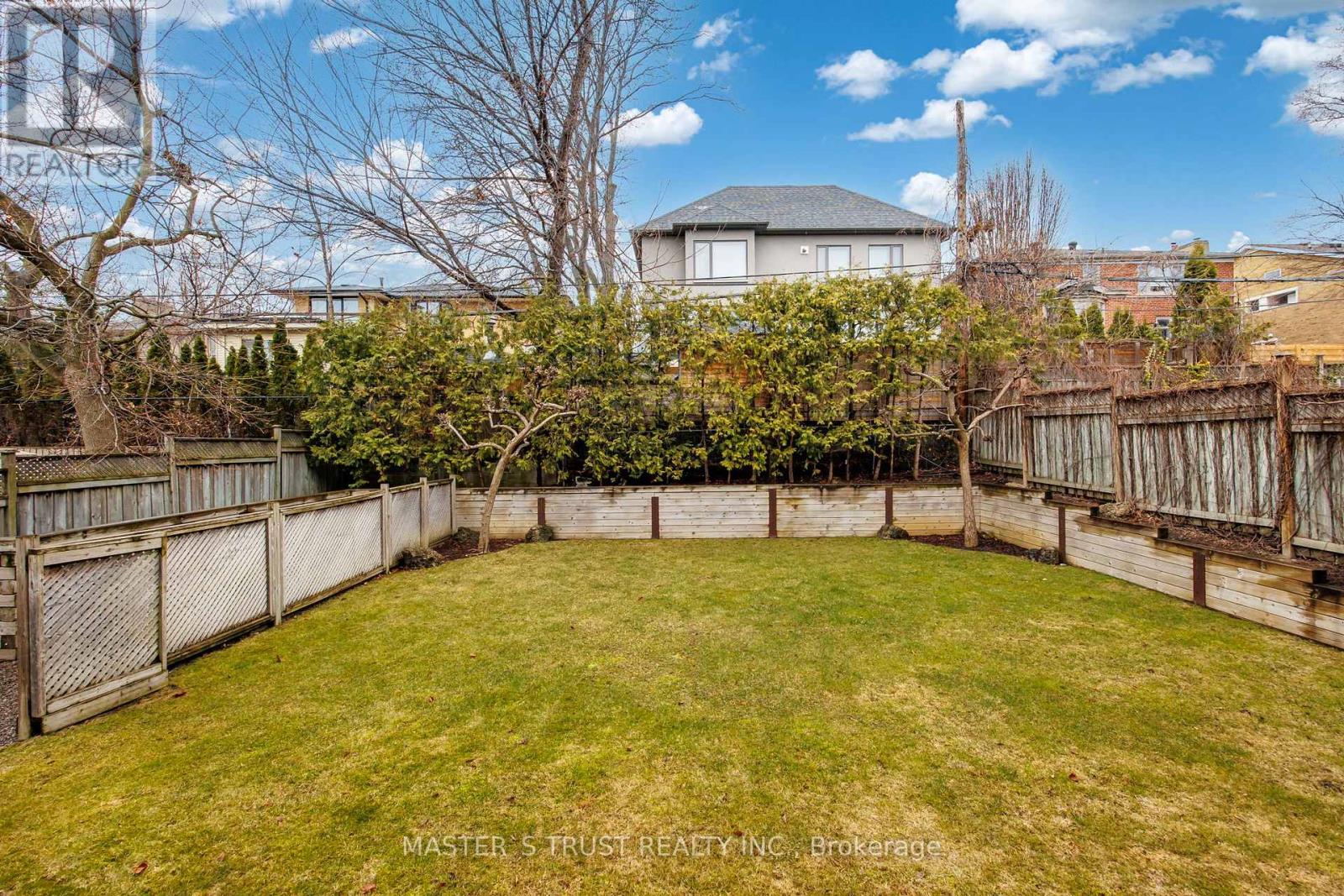 28 Forest Ridge Drive, Toronto, Ontario  M6B 1H3 - Photo 30 - C12430912