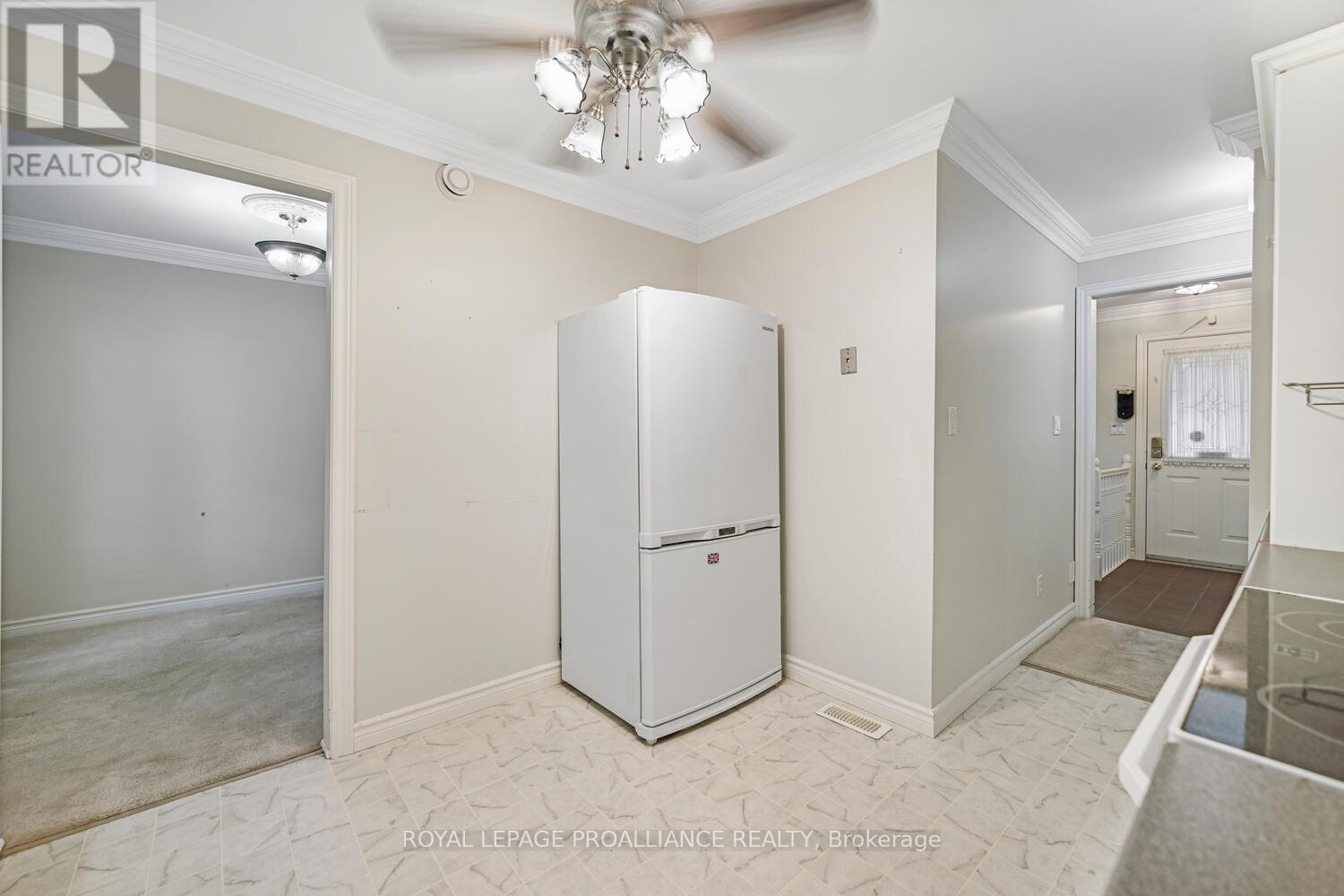 1003 Montrose Street, Brockville, Ontario  K6V 7E9 - Photo 12 - X12430922